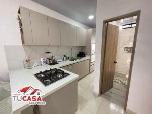 Casa de Lujo a Puerta Cerrada en Venta en Pensilvania, Los Patios: 2 Habitaciones, Mobiliario Incluido por $255 Millones