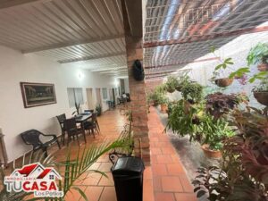 Casa Campestre en Venta en el Barrio 11 de Noviembre, Los Patios: 3 Habitaciones, Apartaestudio y Amplio Solar