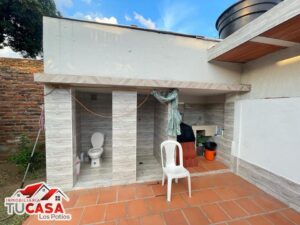 Casa Campestre en Venta en el Barrio 11 de Noviembre, Los Patios: 3 Habitaciones, Apartaestudio y Amplio Solar