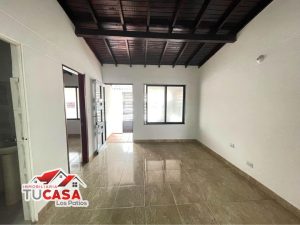 Casa en Tierra Linda, Los Patios: Encantadora propiedad con 4 habitaciones, sala-comedor, cocina, patio amplio y porche para carro. ¡Descubre tu nuevo hogar!