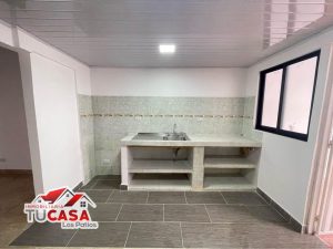 Casa en Tierra Linda, Los Patios: Encantadora propiedad con 4 habitaciones, sala-comedor, cocina, patio amplio y porche para carro. ¡Descubre tu nuevo hogar!