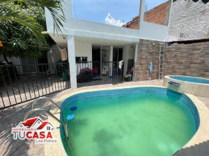 hermosa casa en Conjunto Cerrado en La Sabana, Los Patios. Amplio patio con piscina, habitaciones espaciosas y seguridad garantizada.