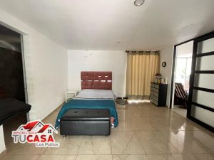 hermosa casa en Conjunto Cerrado en La Sabana, Los Patios. Amplio patio con piscina, habitaciones espaciosas y seguridad garantizada.