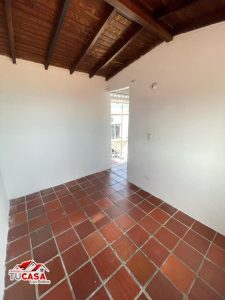 economica casa en venta en los patios, barrio tierra linda