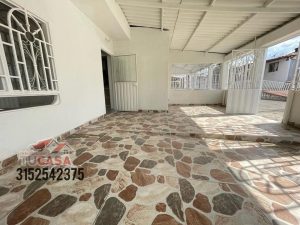 Casa Amplia en Venta en el Barrio Montebello 1, Los Patios – Ideal para Familias y Caja Honor