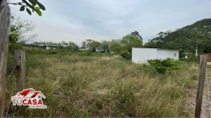 Lote esquinero de 1,625 m² en Hacienda Los Trapiches 2, Villa del Rosario. Perfecto para construir en entorno campestre exclusivo. Precio negociable y documentos al día.