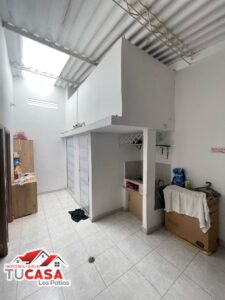 Casa con Locales Comerciales en Venta en Los Patios – Inversión Ideal