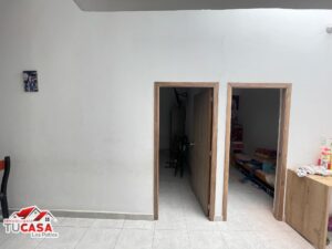 Casa con Locales Comerciales en Venta en Los Patios – Inversión Ideal