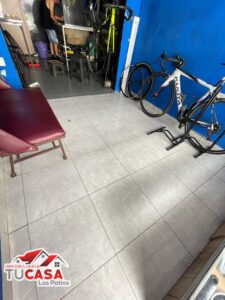 Casa con Locales Comerciales en Venta en Los Patios – Inversión Ideal