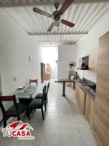 Casa con Locales Comerciales en Venta en Los Patios – Inversión Ideal