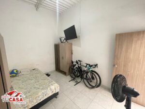 Casa con Locales Comerciales en Venta en Los Patios – Inversión Ideal