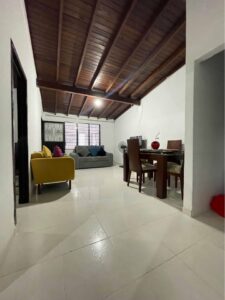 Sala comedor de vivienda en Tierra Linda