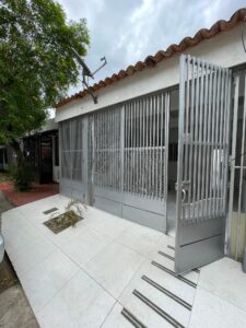 Casa con Placa para Segundo Piso en Barrio Videlso – Los Patios