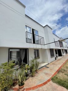 casa en venta en Paraíso Real Los Patios fachada